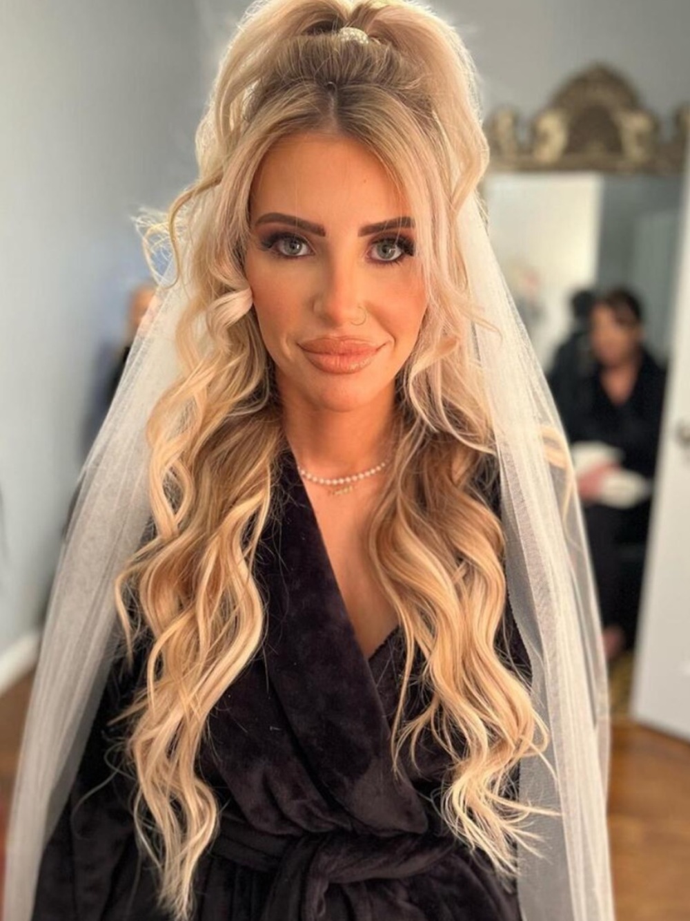 True Gluess 5.5x5.5 HD Human Hair Lace Front Wig 22” Blonde - Picture 7 of 10
